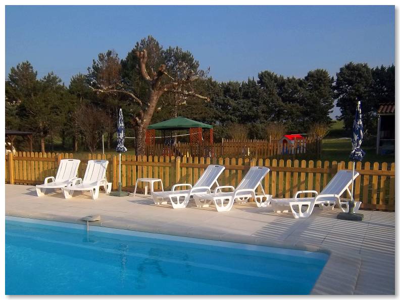 Holiday apartments with outdoor swimming pool