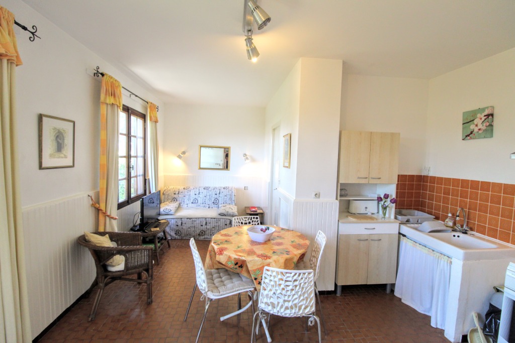 Les Lauriers Holiday Apartment