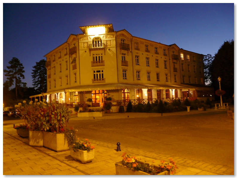 La Roche-Posay at night