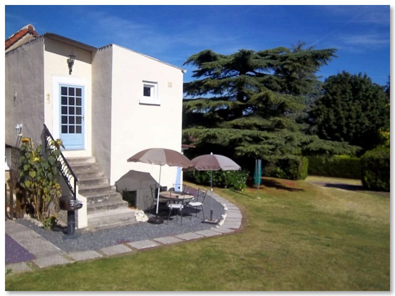 Les Tournesols Entrance and Garden Area